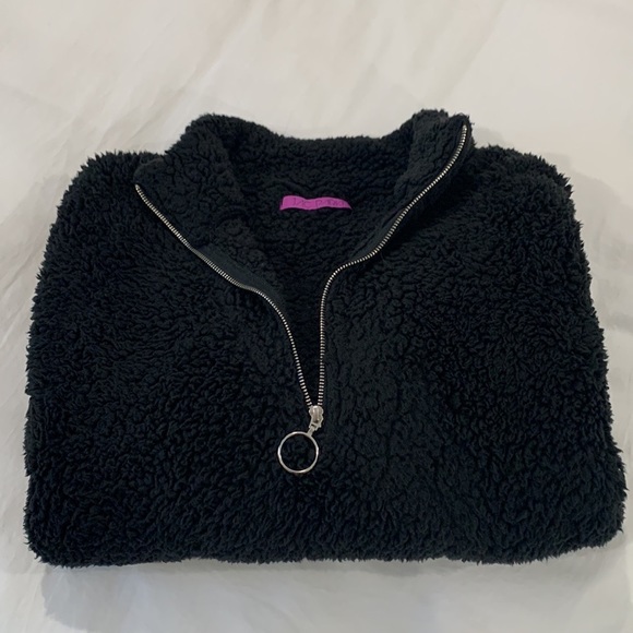 BLACK FUZZY SWEATSHIRT WITH ZIPPER — BRAND: JAC PARKER - Picture 2 of 4